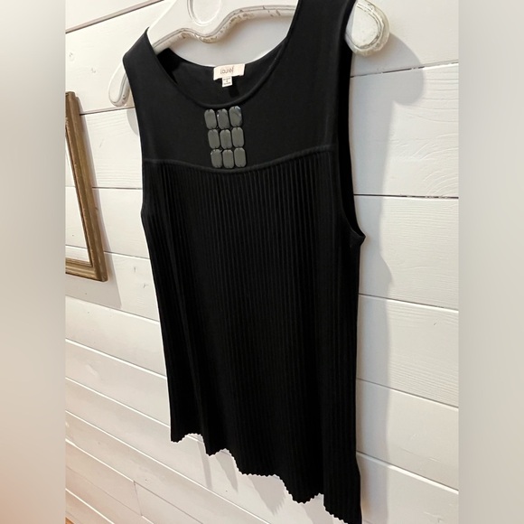 🖤Laurel Black Silk Sleeveless Top with Beaded Detail – Size 40 - Picture 8 of 9